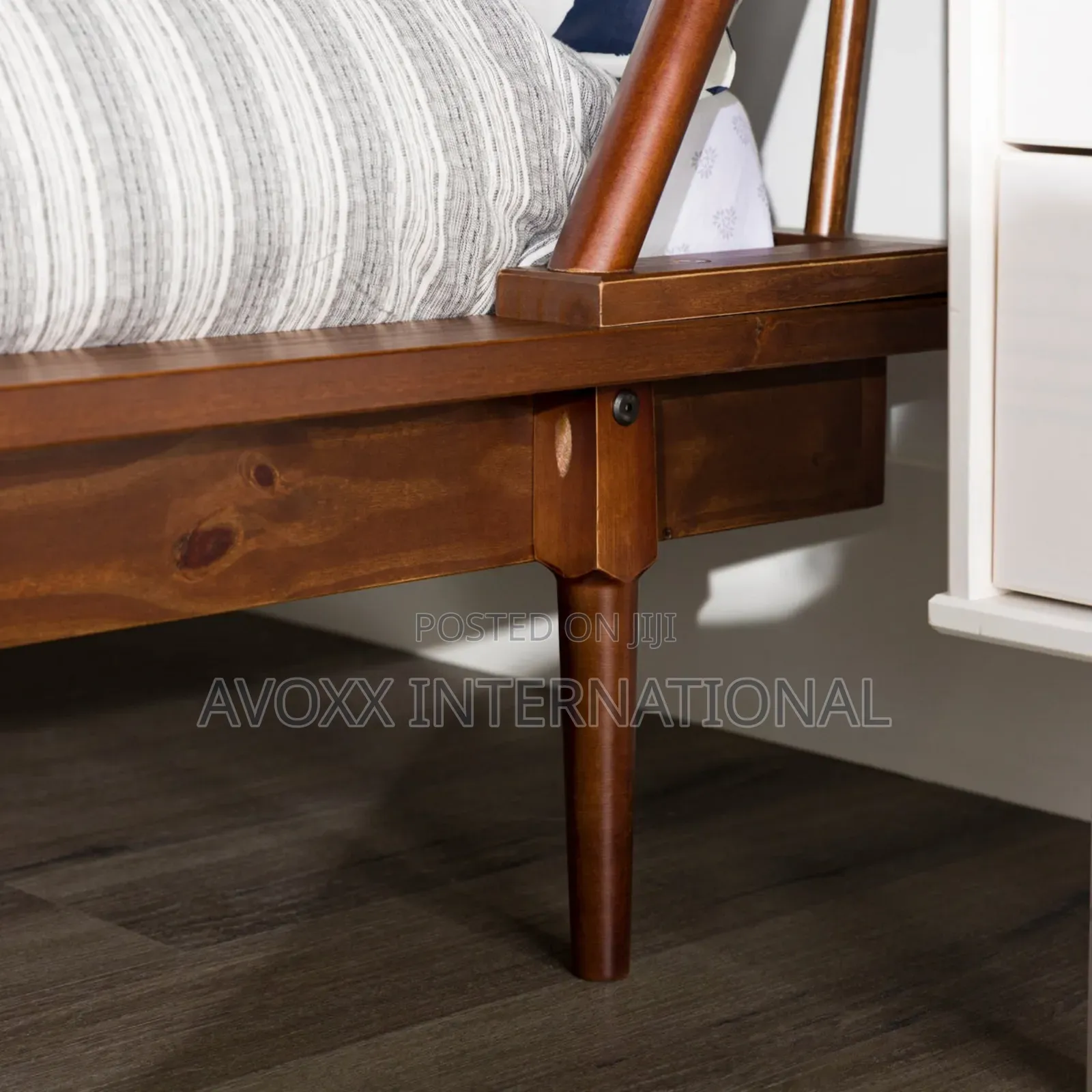 Walker Edison BQSPINCA Modern Wood Queen Spindle Bed