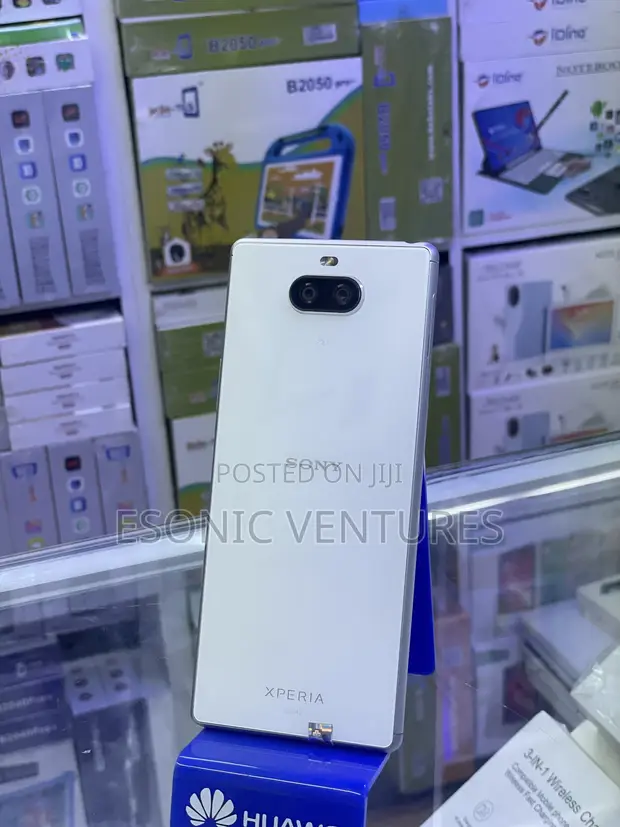 SONY XPERIA8 SOV42 ホワイト Amazon | SIMフリー Xperia 8 SOV42 au ホワイト | au(エーユー