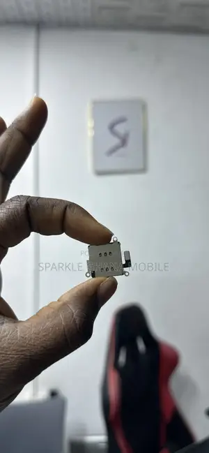 iPhone XR Sim Adapter