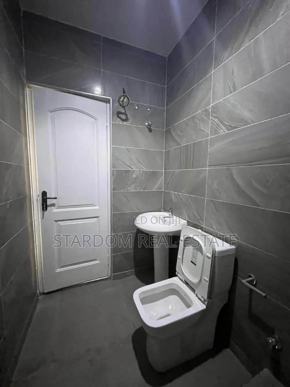 2bdrm Apartment in West Trassacco, East Legon for rent