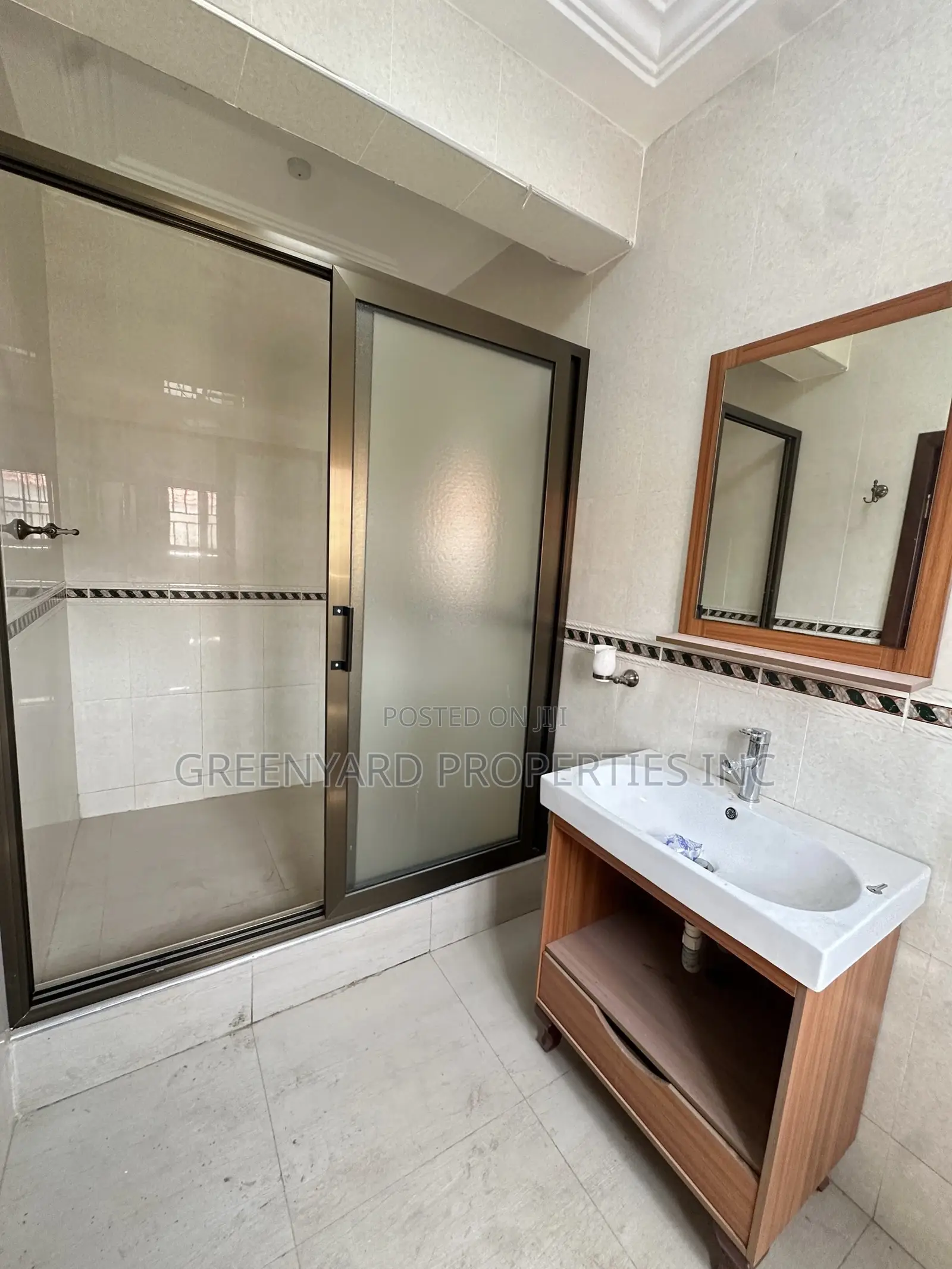 3bdrm House in Trasacco, Adjiriganor for rent