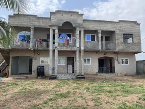 6bdrm House in Fredimens Real, Awutu Senya East Municipal for sale