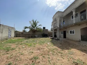 6bdrm House in Fredimens Real, Awutu Senya East Municipal for sale