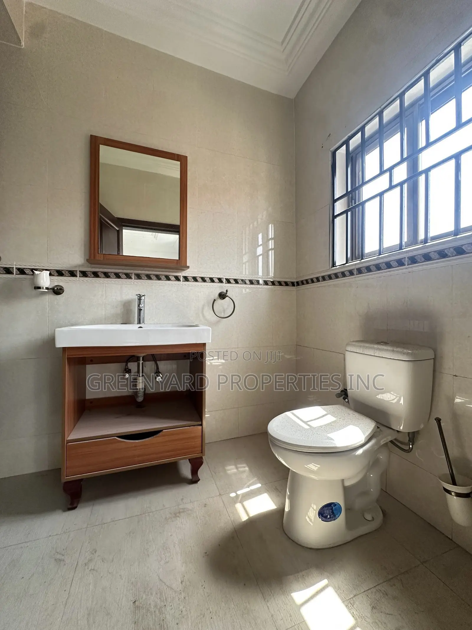3bdrm House in Trasacco, Adjiriganor for rent