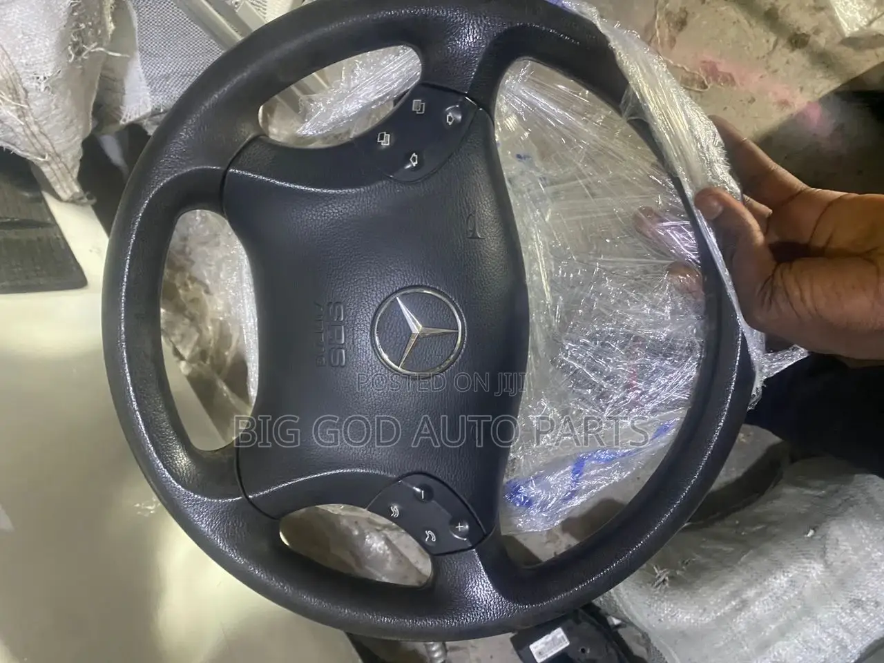 W204 Steering Wheel Complete With Airbag