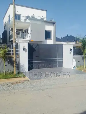 5bdrm House in Achimota for sale