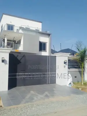 5bdrm House in Achimota for sale