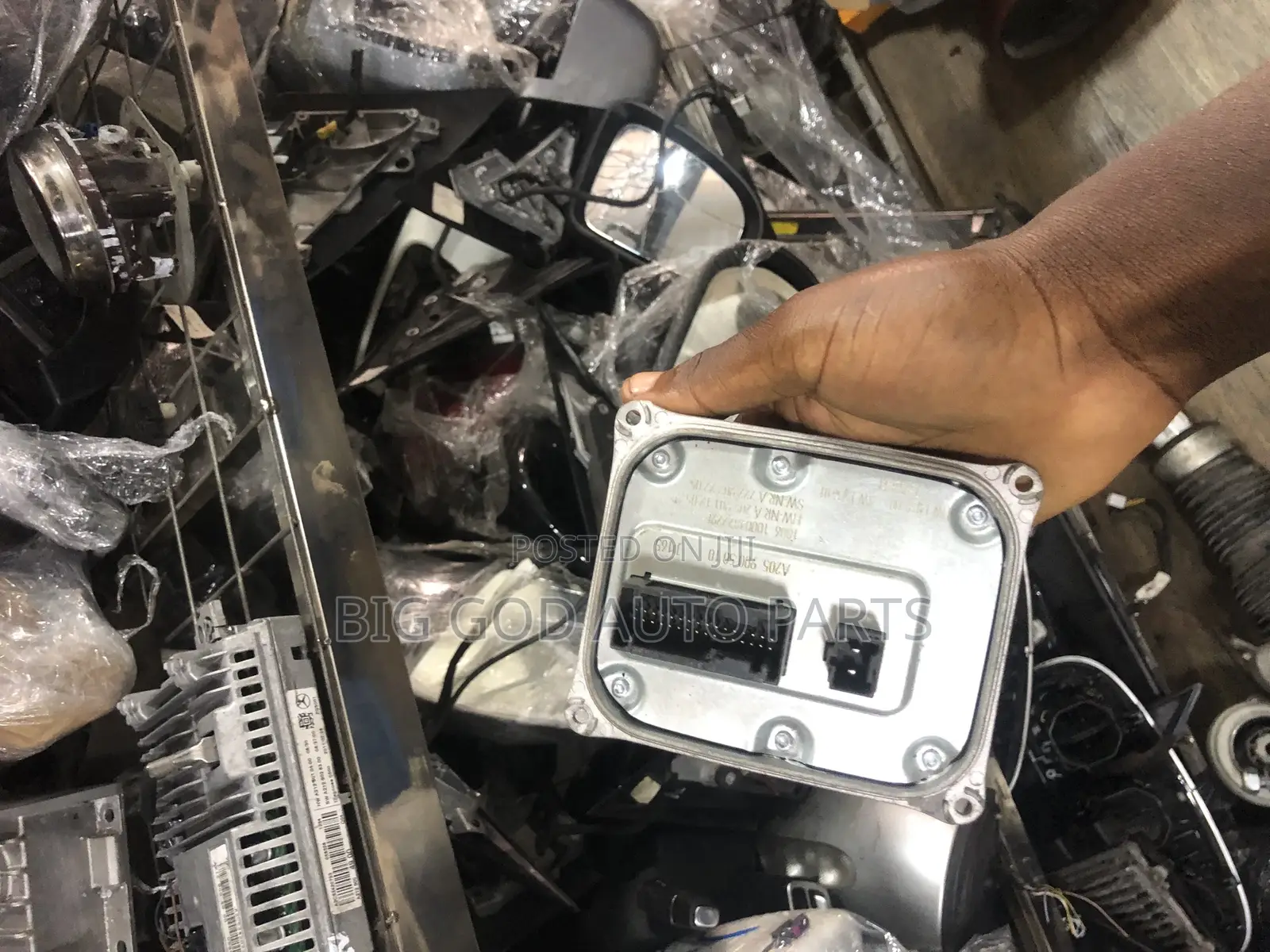 Mercedes Benz 205 Head Light Charger