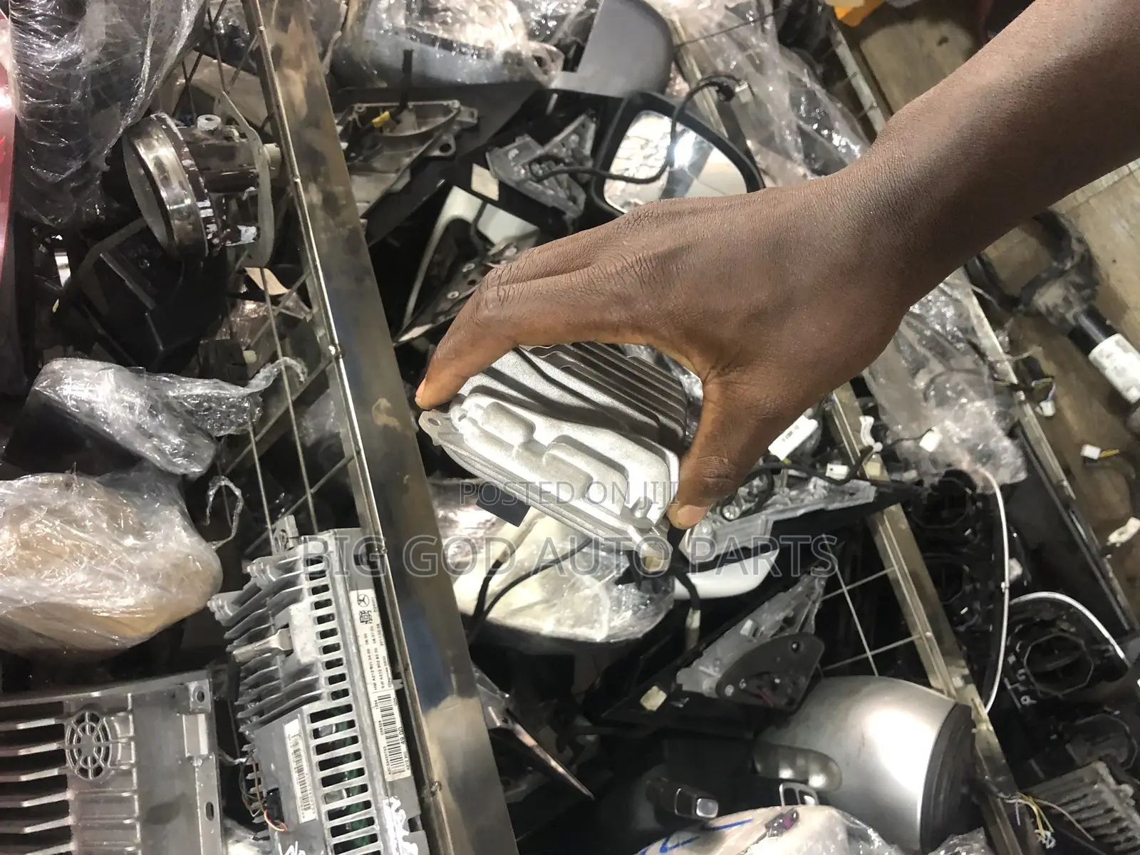 Mercedes Benz 205 Head Light Charger