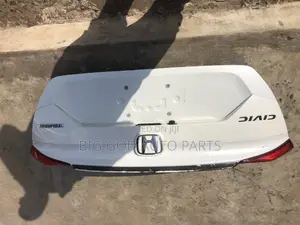 Honda Civic 2018 Back Boat