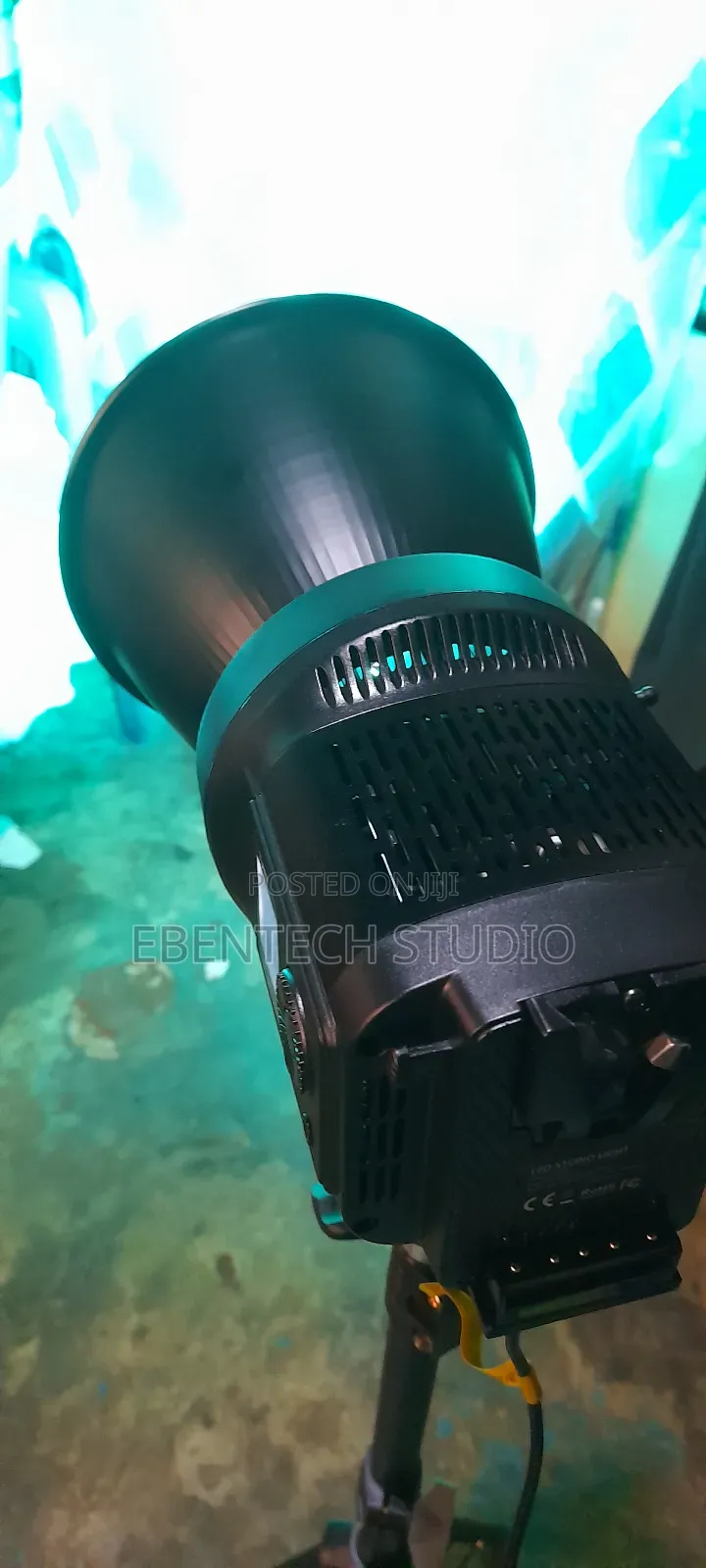 Studio Video Light COB Light With C-Stand Softbox for Rent