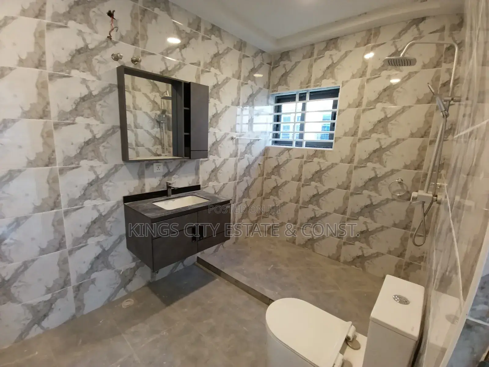 3bdrm House in Odumasi,Estate, Ablekuma for sale