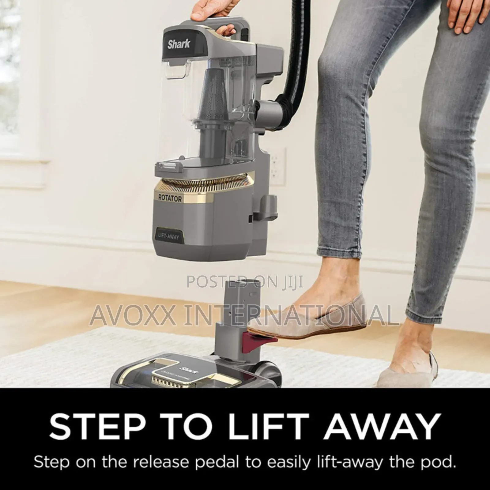 Shark LA502 Rotator Vacuum Cleaner With Self Brushroll