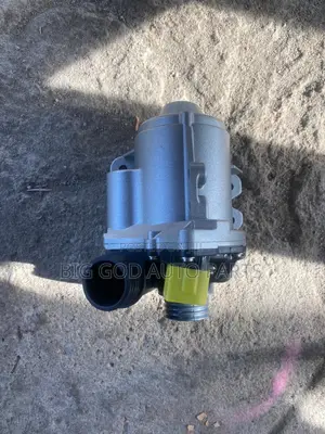 BMW E60 E61 E71 E82 E88 E90 E92 F01 F02 F10 Water Pump