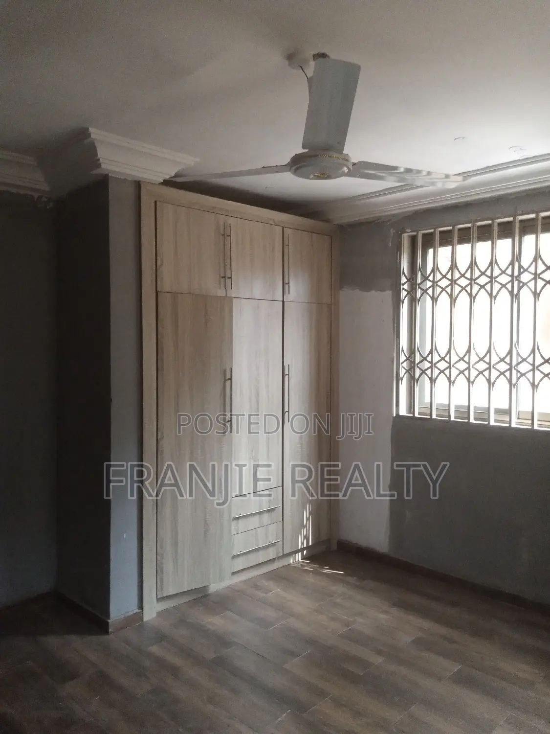 2bdrm Apartment in West Hills Mall Area for rent