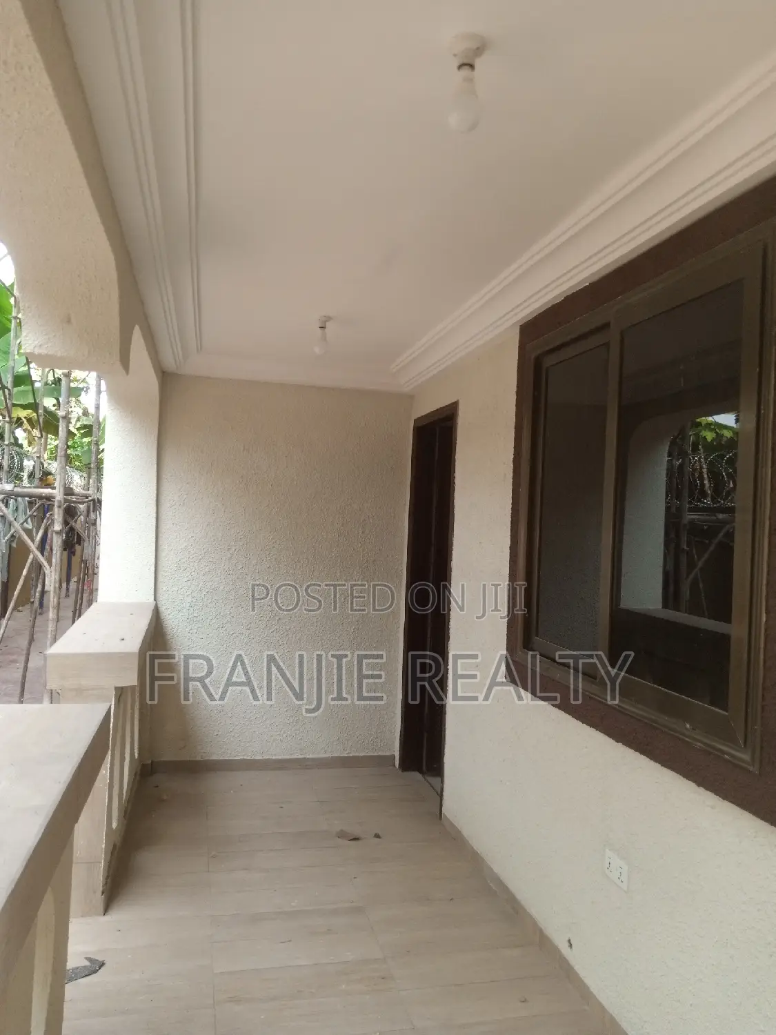 2bdrm Apartment in West Hills Mall Area for rent