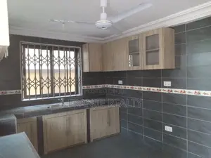 2bdrm Apartment in West Hills Mall Area for rent