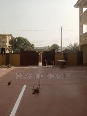 2bdrm Apartment in West Hills Mall Area for rent