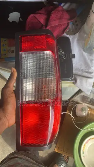 Nissan Hardbody Taillight