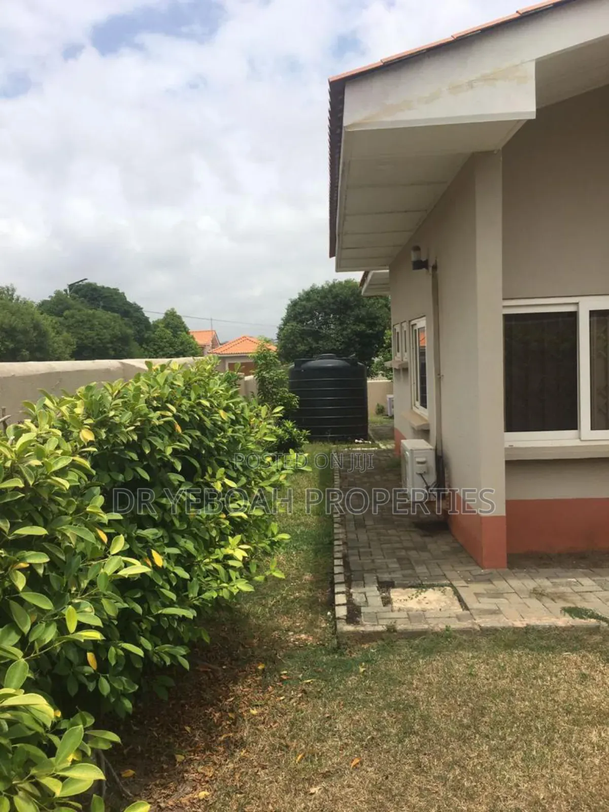 3bdrm House in Spintex Regimanuel:- for sale