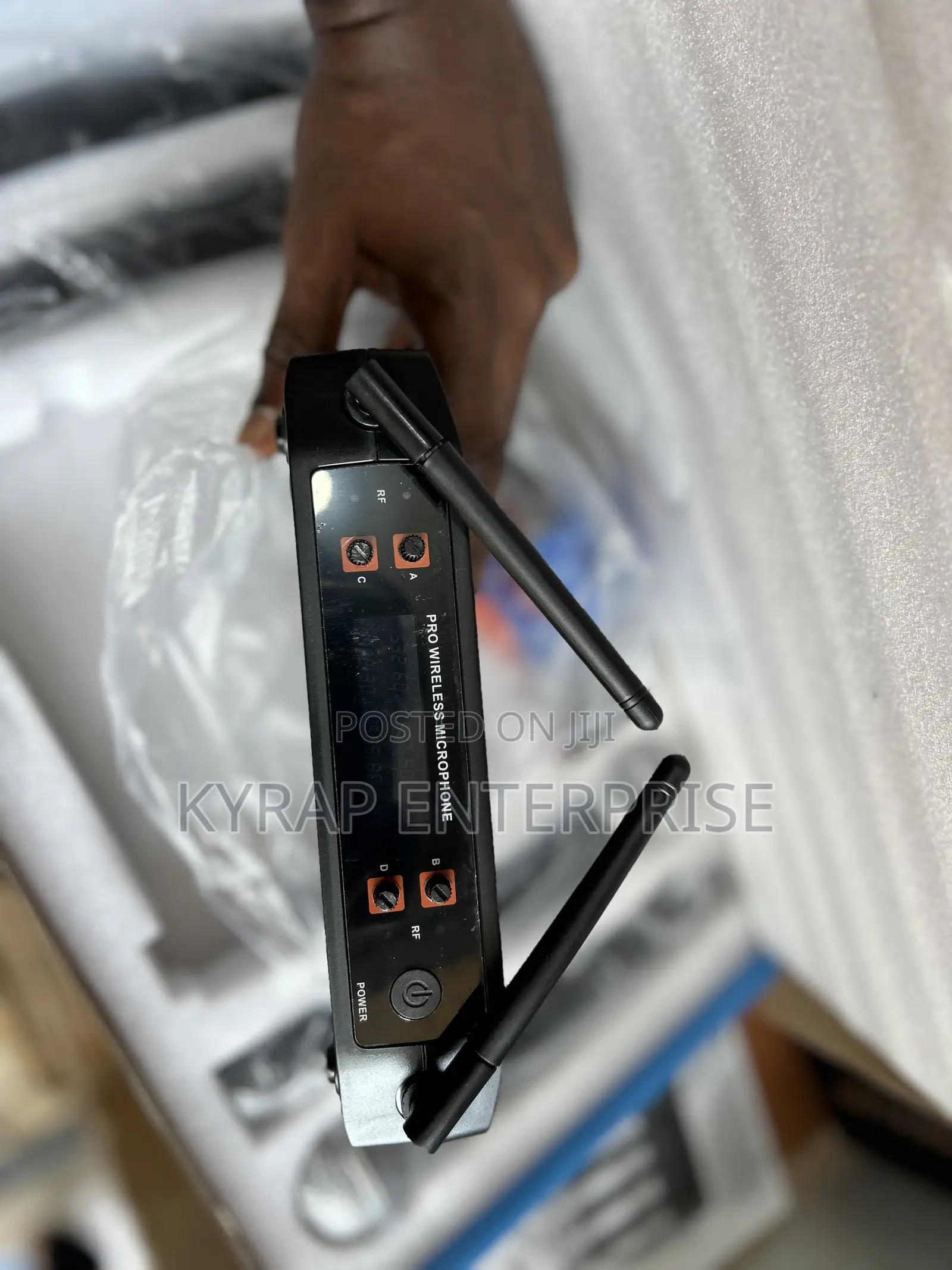 4 in 1 Cordless Microphone for Sale Wx800