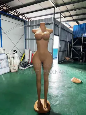 Curvy Female Mannequins