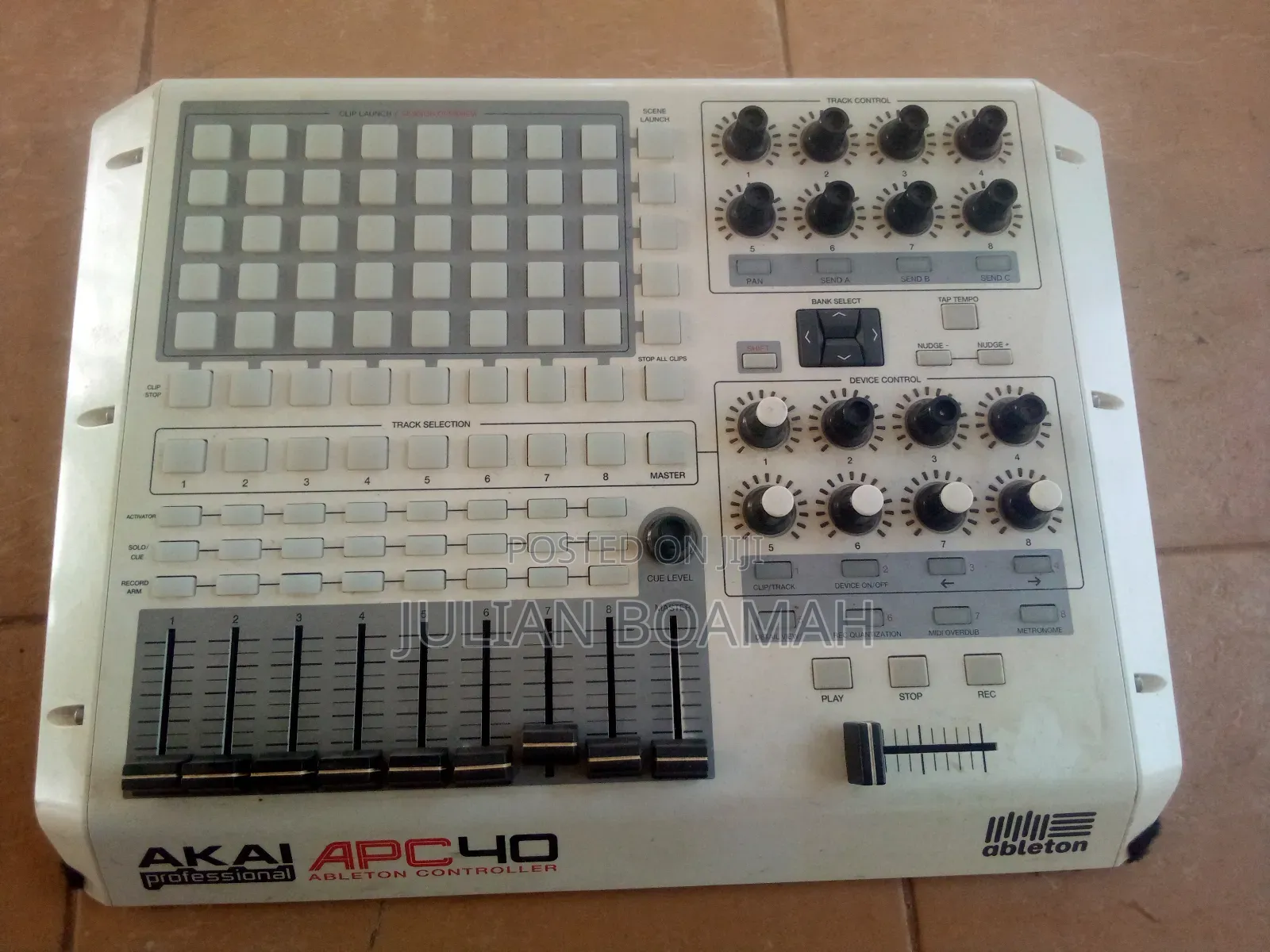 Akai APC 40