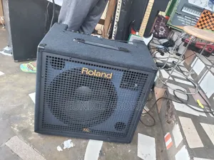 Photo - Roland Keyboard Combo Kc550
