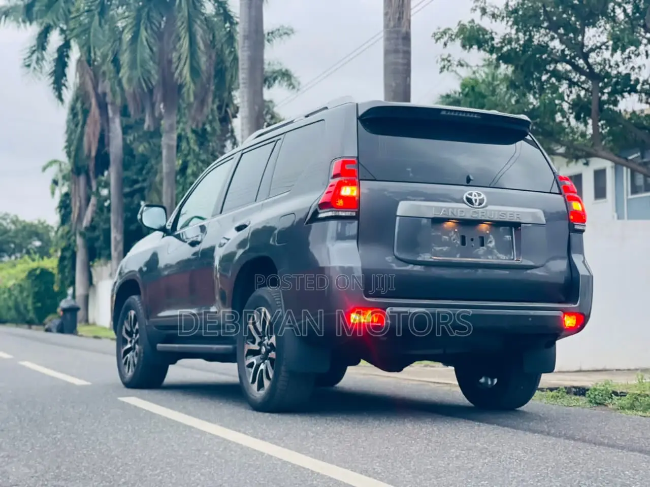 Toyota Land Cruiser Prado 2022 Gray