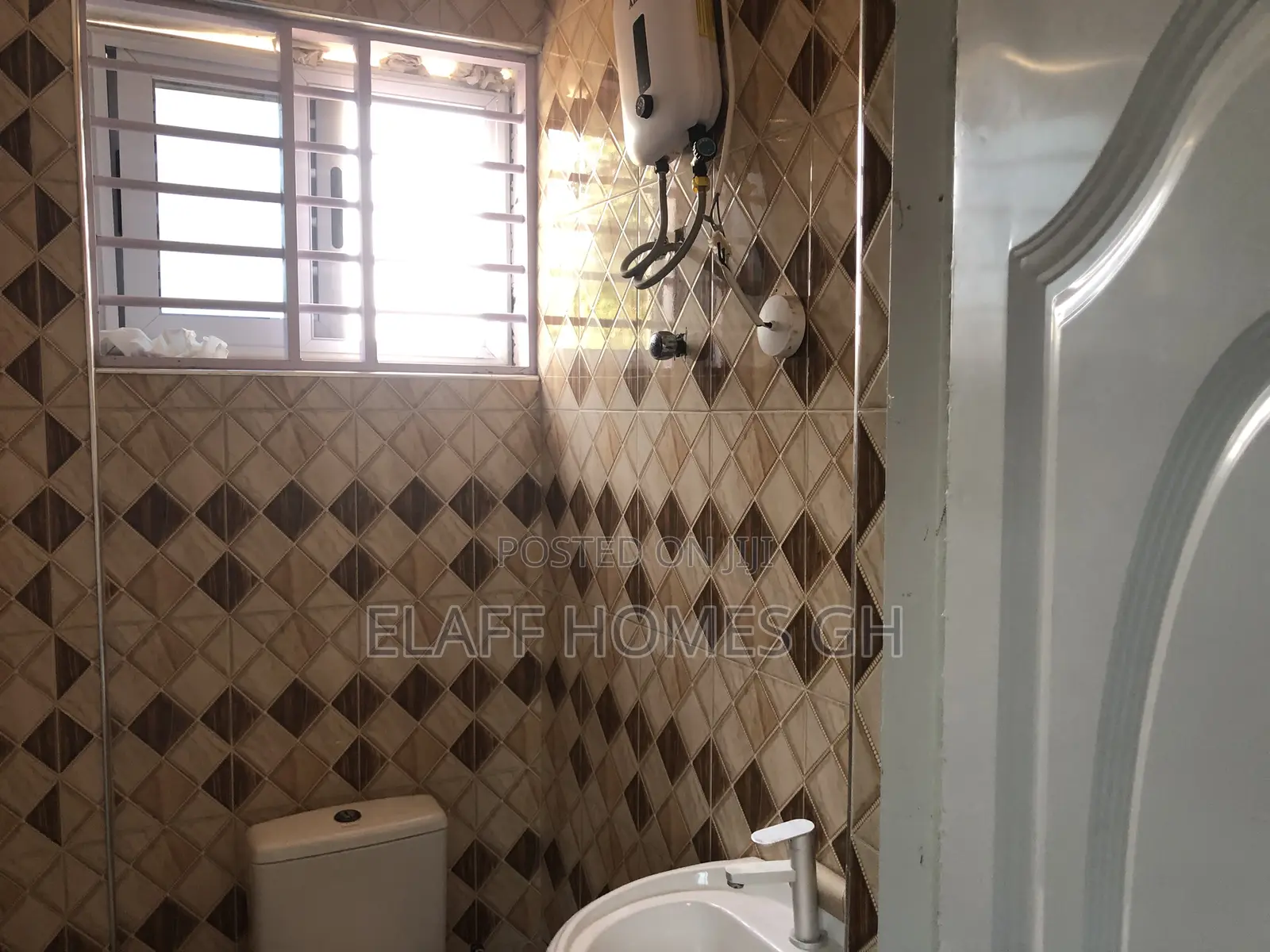 2bdrm Apartment in Elaffhomesgh, Ashaley Botwe for rent