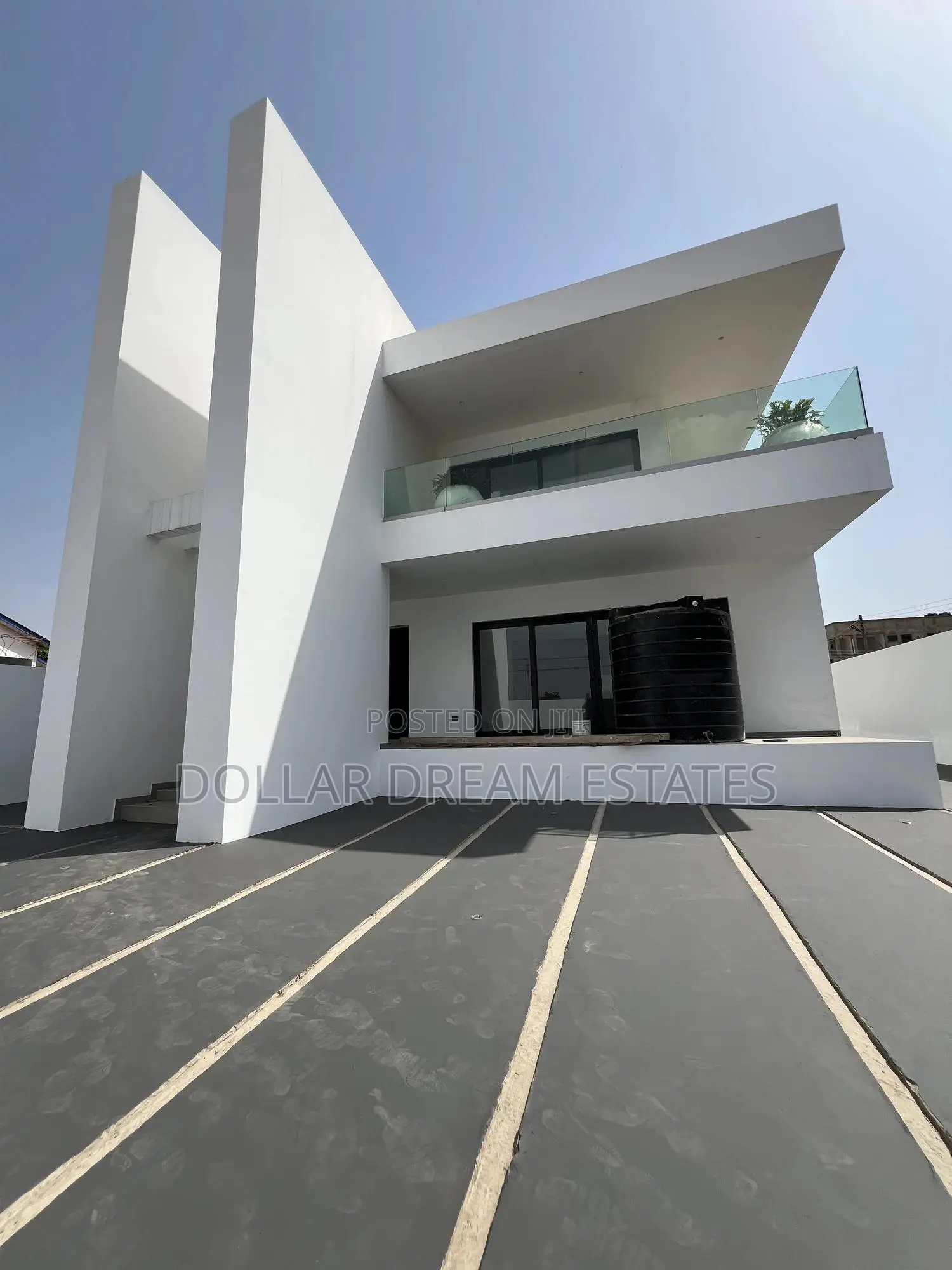 5bdrm House in East Legon for sale