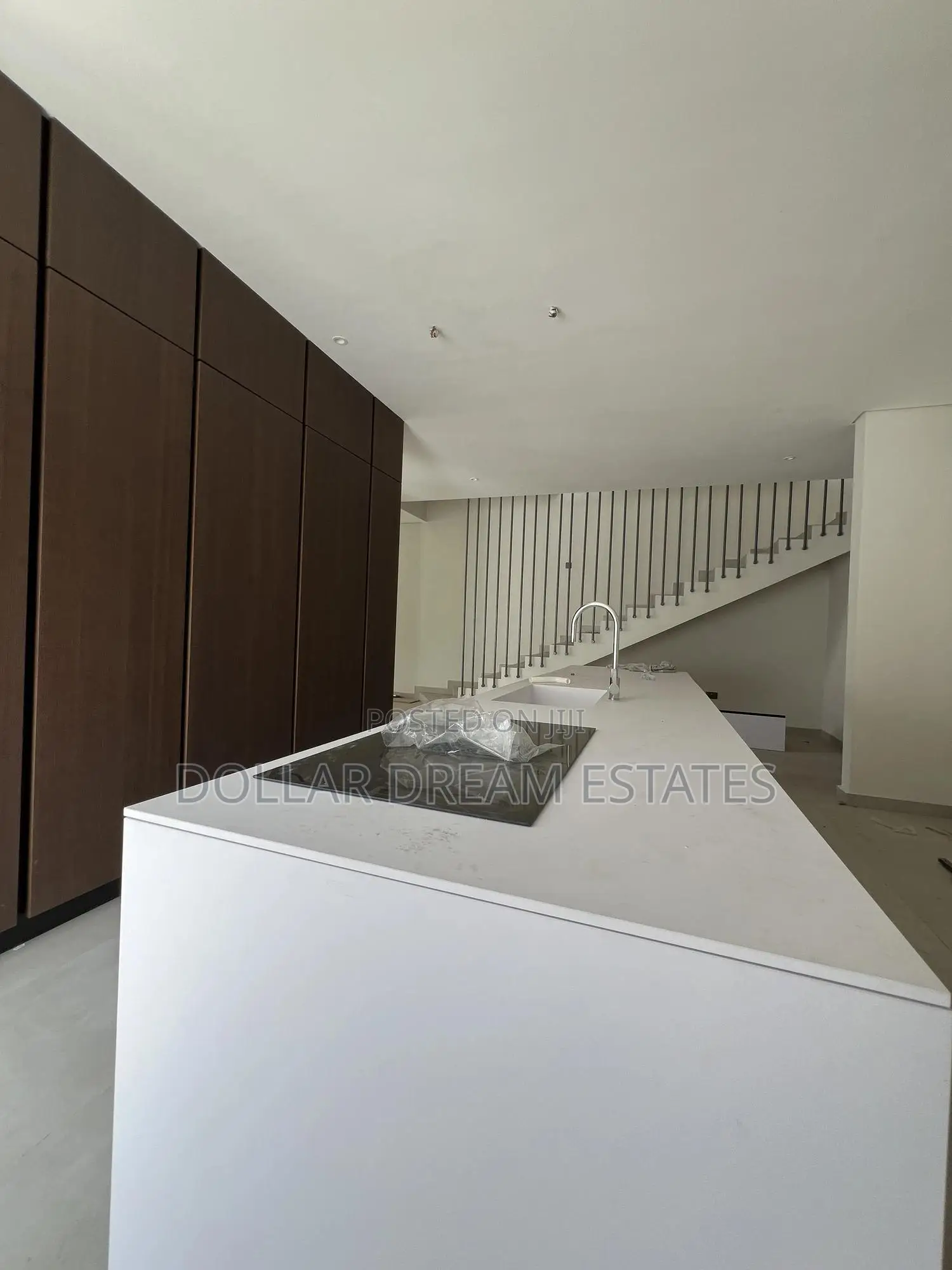 5bdrm House in East Legon for sale