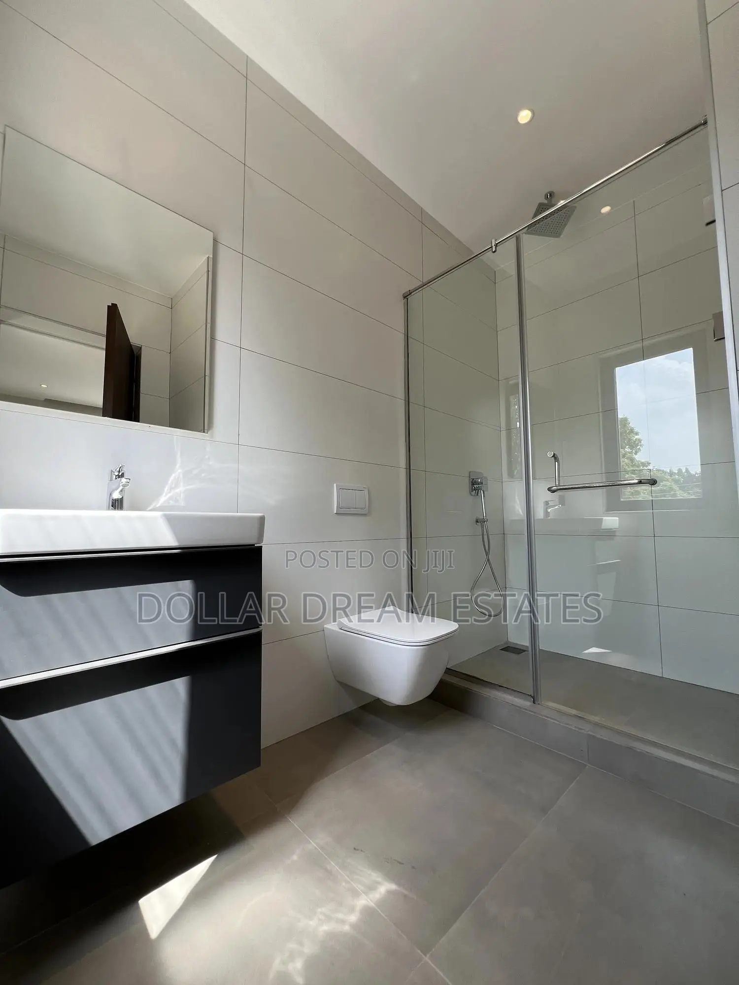 5bdrm House in East Legon for sale