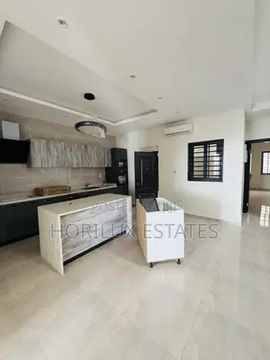 5bdrm Mansion in East Legon for sale