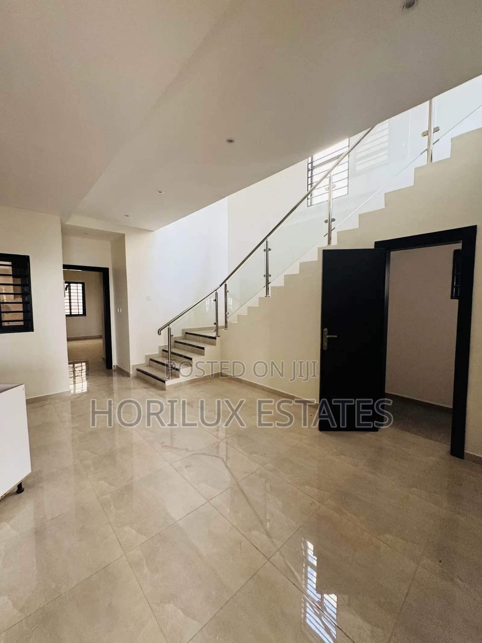 5bdrm Mansion in East Legon for sale