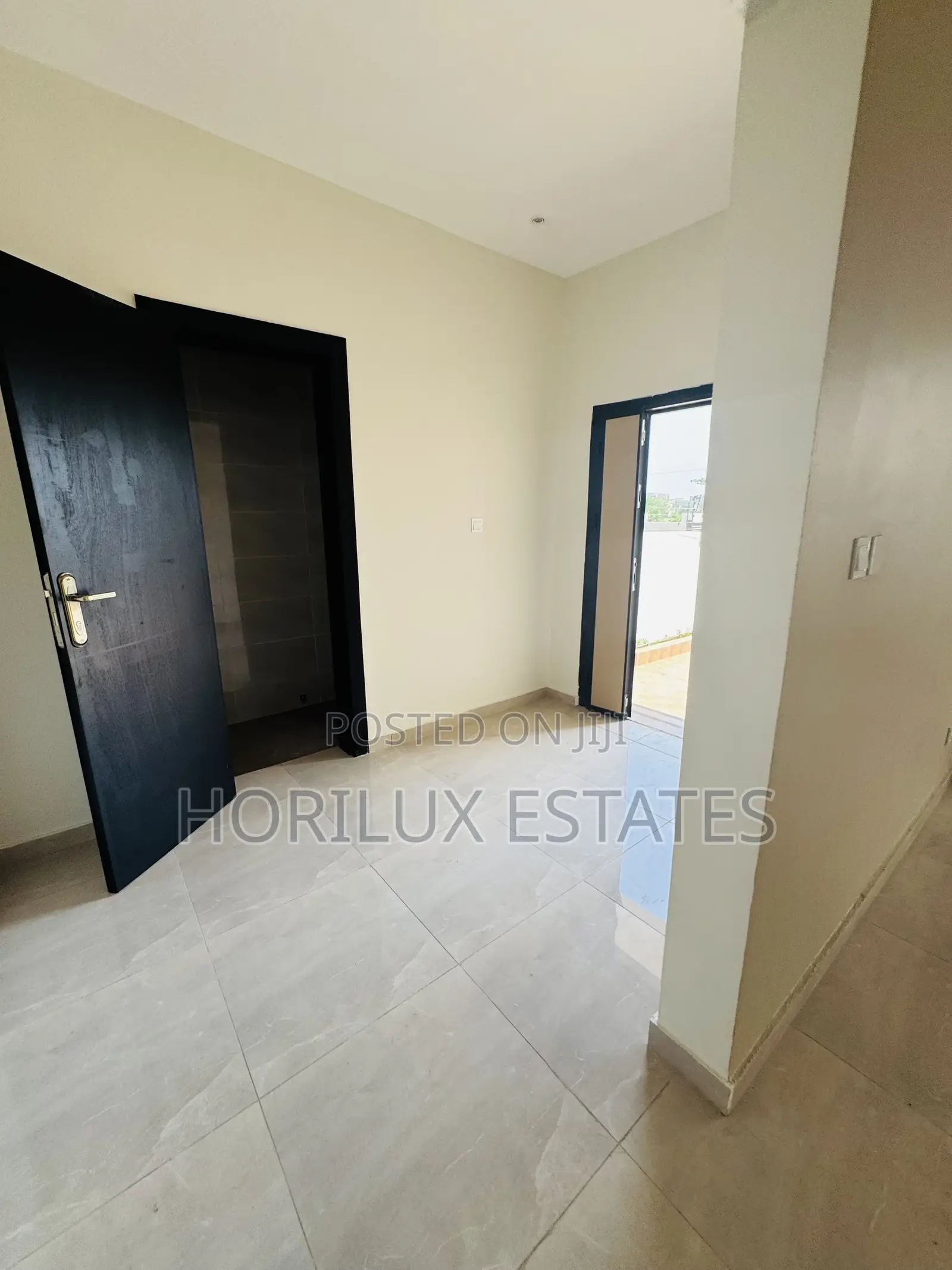 5bdrm Mansion in East Legon for sale