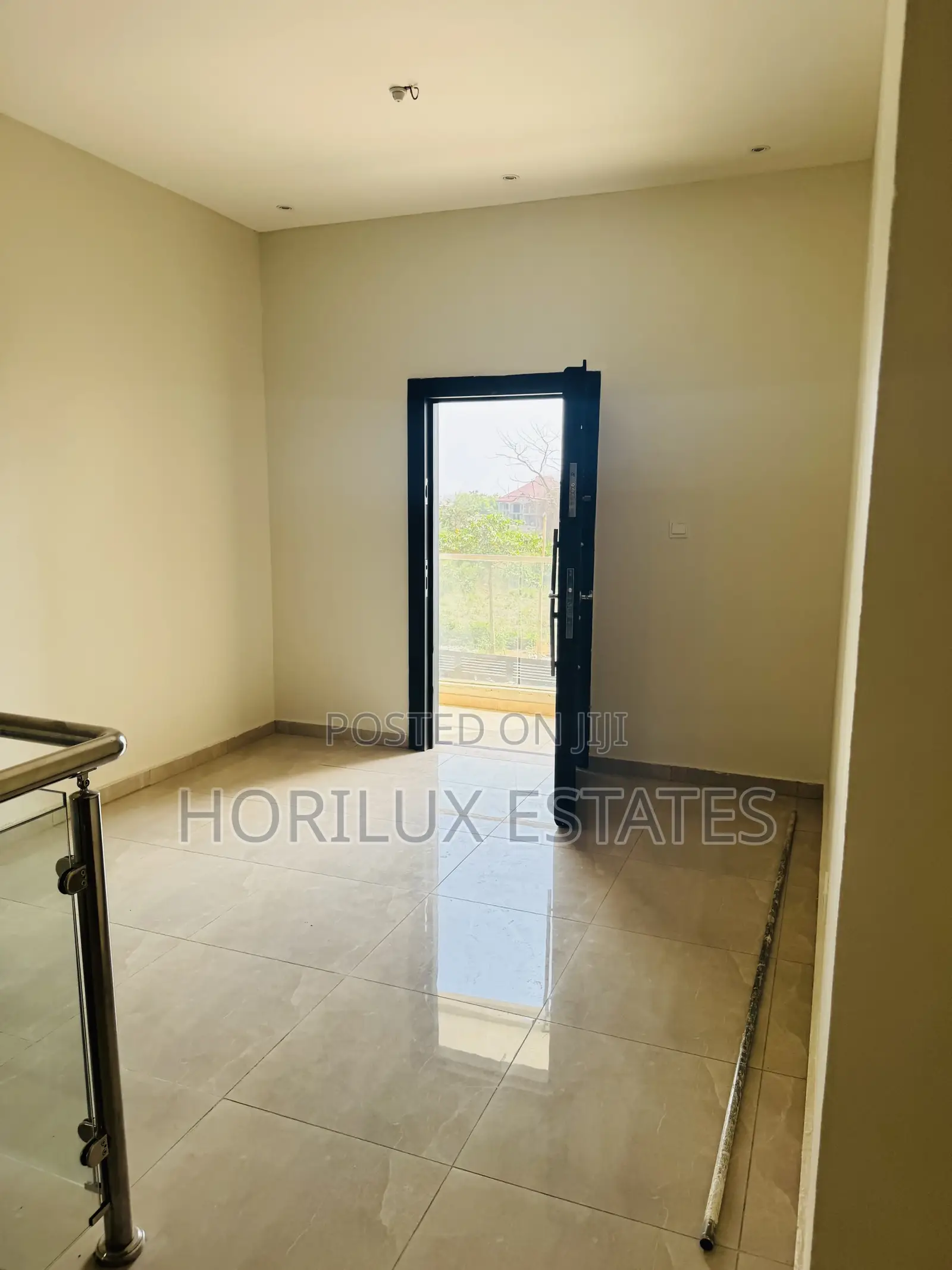 5bdrm Mansion in East Legon for sale