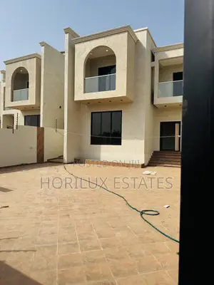 5bdrm Mansion in East Legon for sale