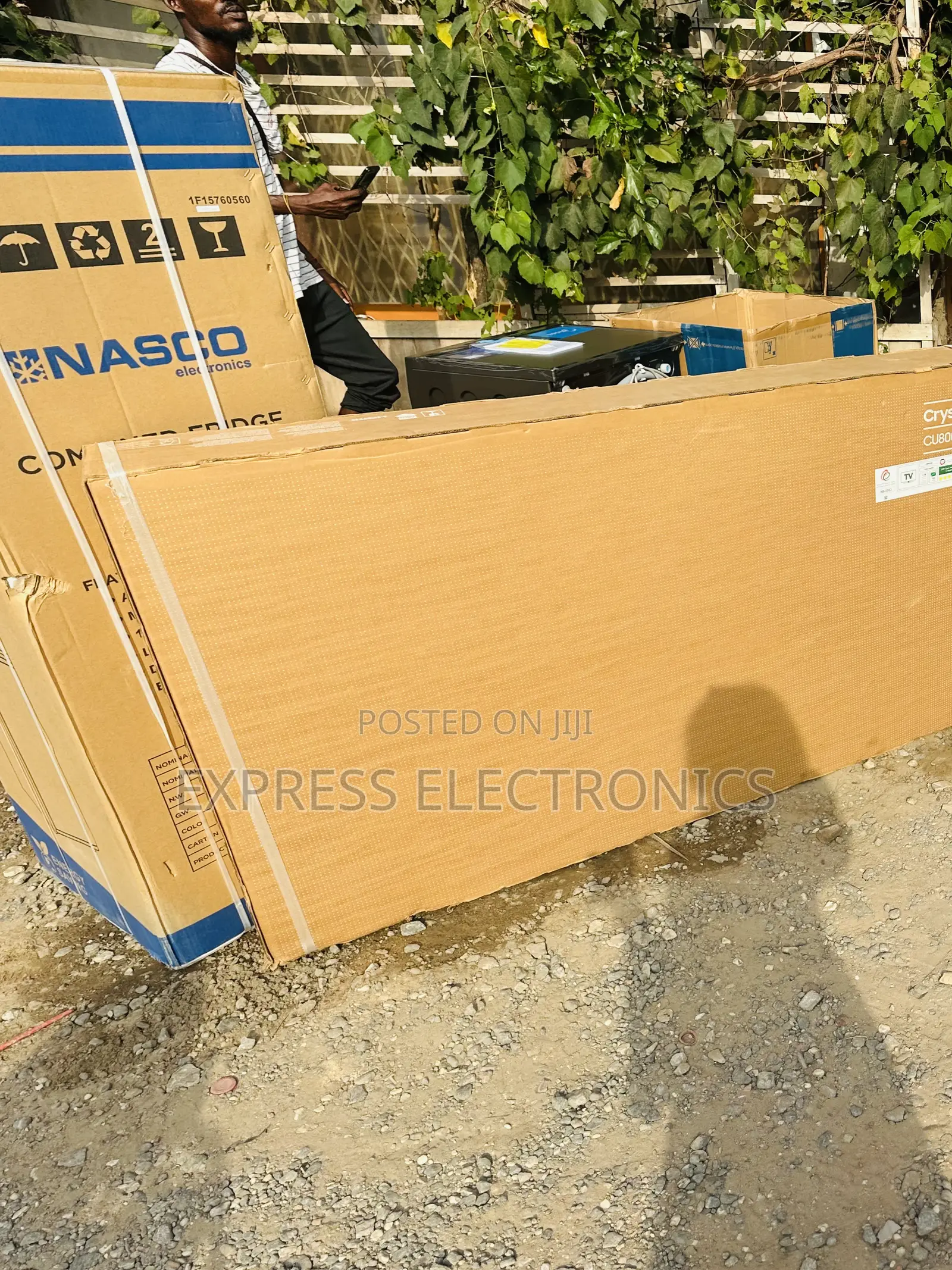 Durable Materials Slim UHD Smart Samsung 65”DU7000