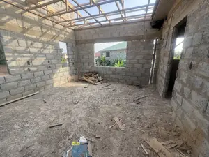 4bdrm House in Bee Decor & Homes, Old Ashomang for sale