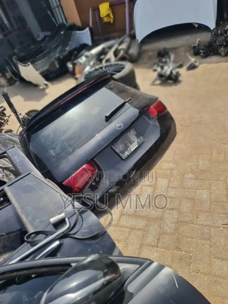MERCEDES Benz GLB 2020 Complete Boot