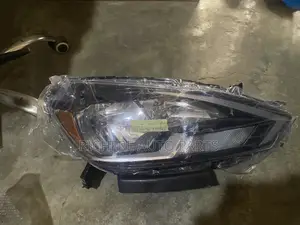 Nissan Sentra 2018 Headlight