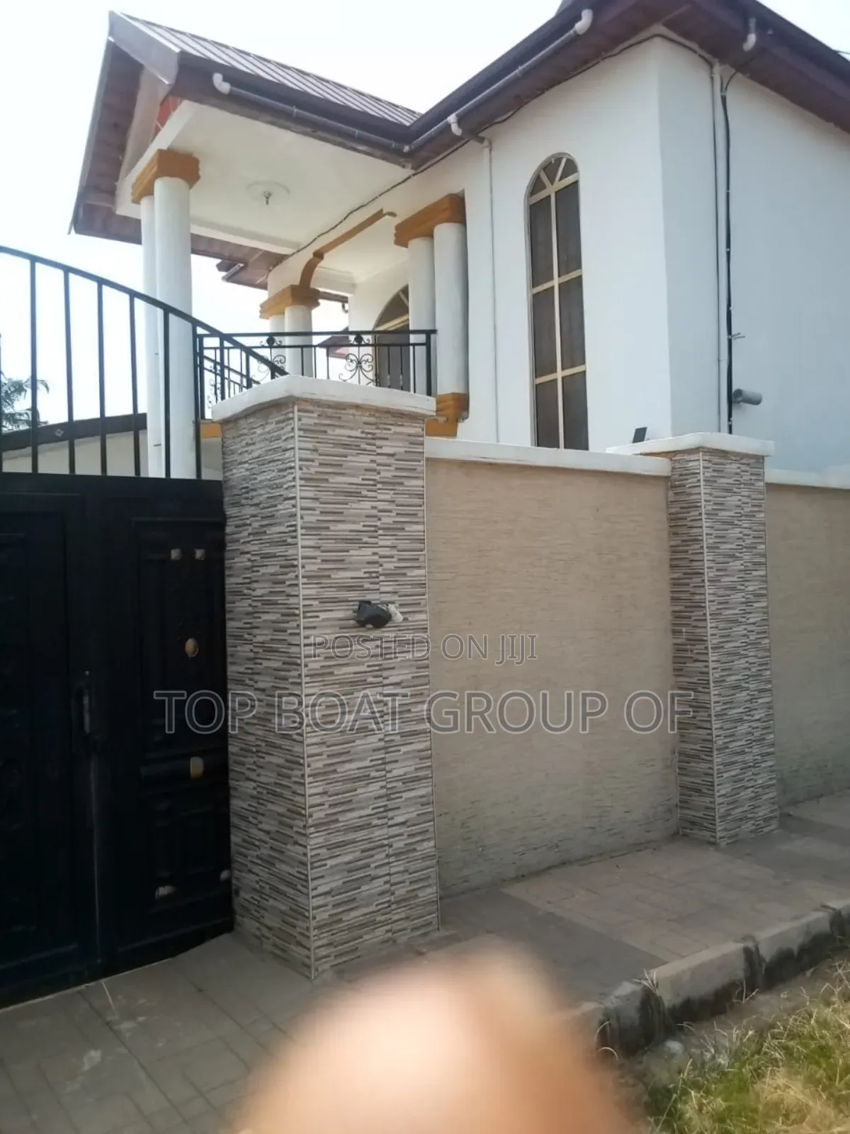 8bdrm House in Abuakwa Top Boat, Kumasi Metropolitan for sale