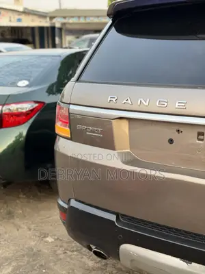 Land Rover Range Rover Sport HSE 4dr SUV 4WD (3.0L 6cyl S/C 8A) 2015