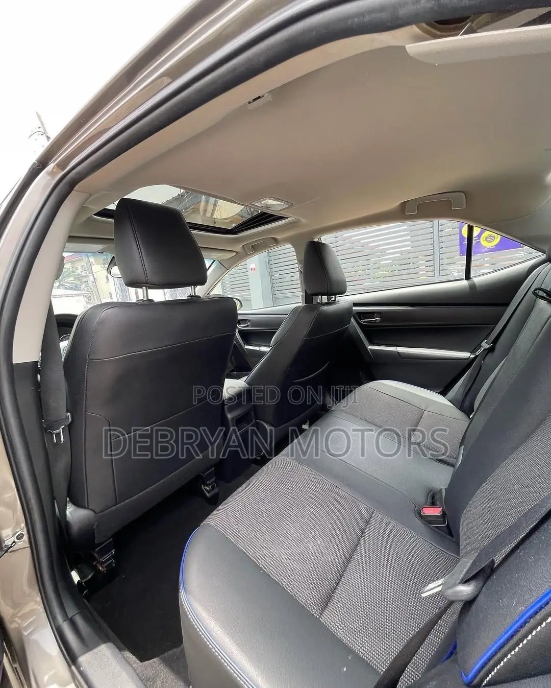 Toyota Corolla SE (1.8L 4cyl 2A) 2019 Brown