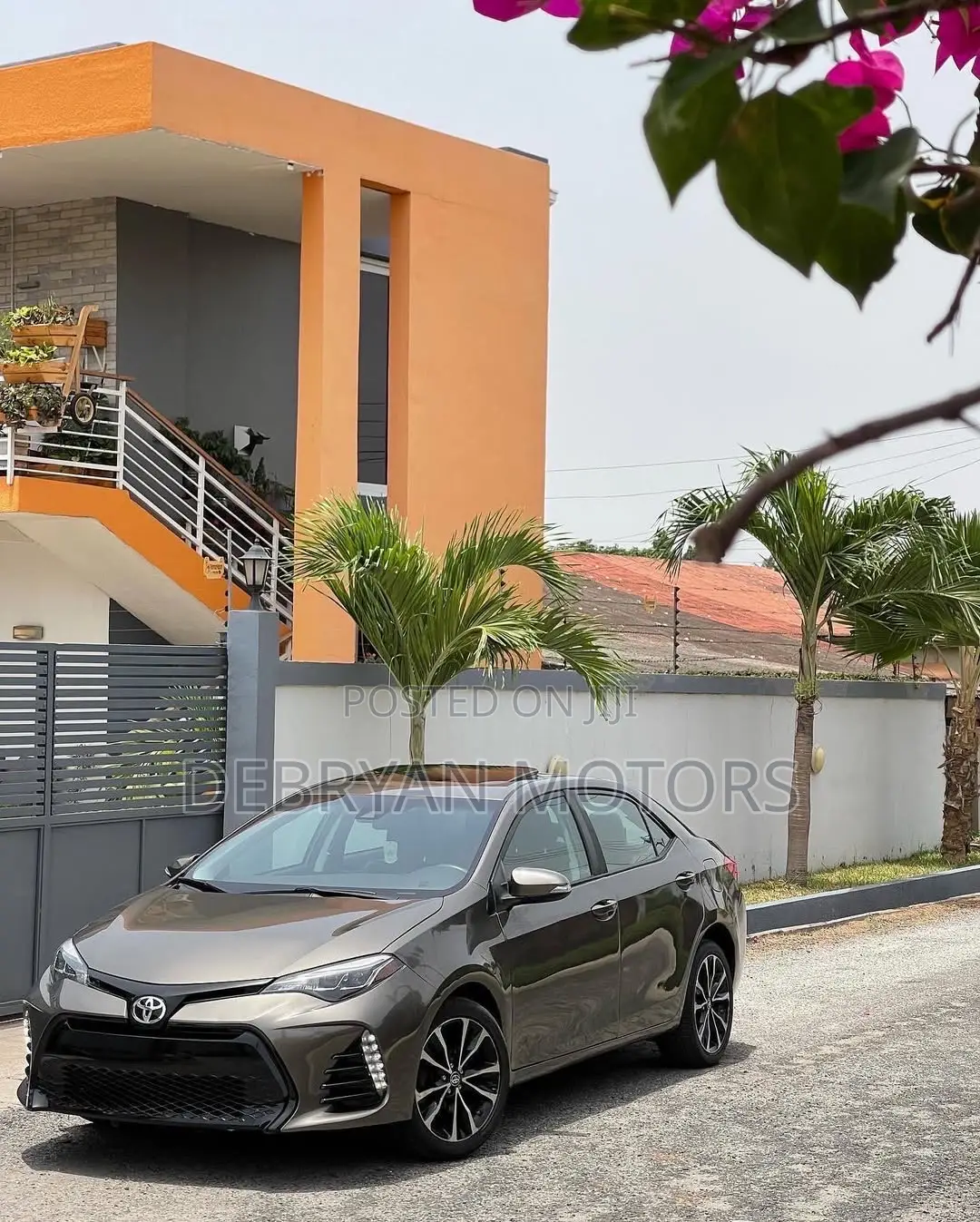 Toyota Corolla SE (1.8L 4cyl 2A) 2019 Brown