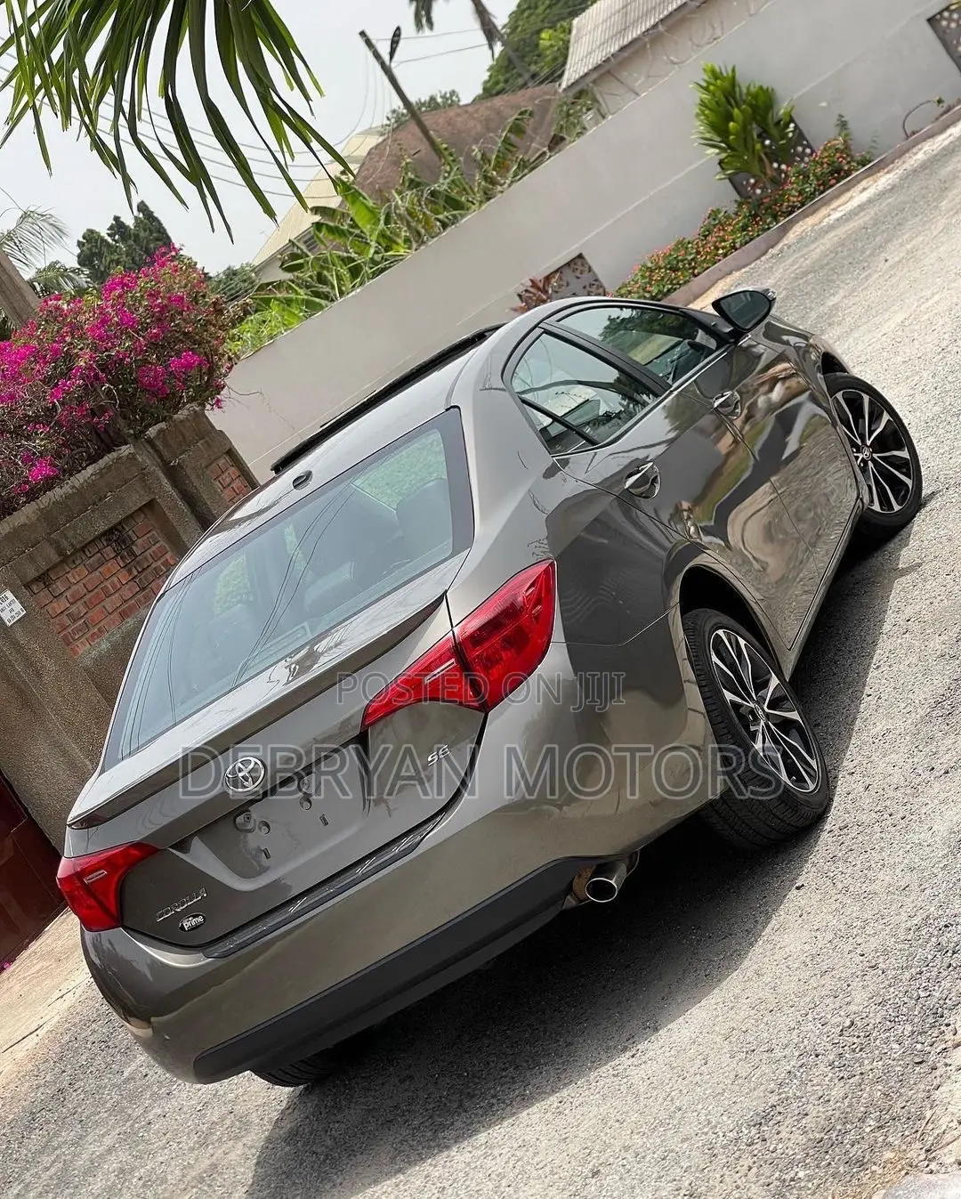 Toyota Corolla SE (1.8L 4cyl 2A) 2019 Brown