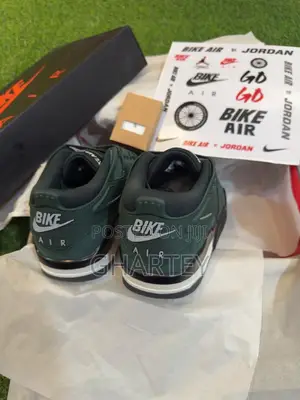 Jordan 4 RM
