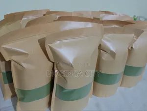 Package Moringa Leaf Powder.