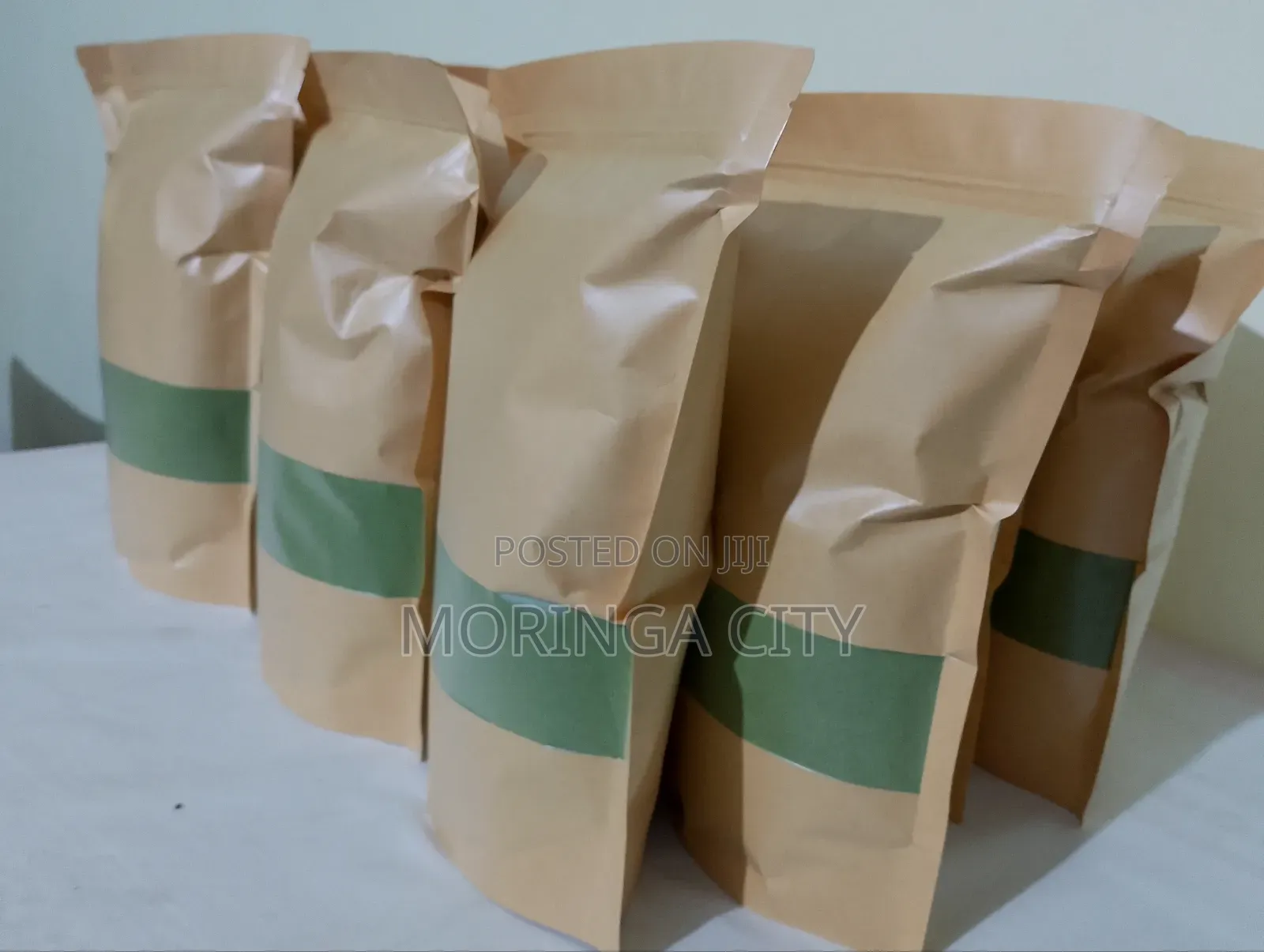 Package Moringa Leaf Powder.
